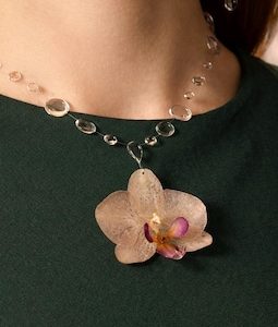 Real White Orchid Dewdrop Necklace, Preserved Flower Resin Botanical Jewelry, Bridal Floral Pendant