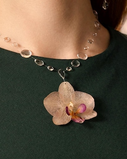 Real White Orchid Dewdrop Necklace, Preserved Flower Resin Botanical Jewelry, Bridal Floral Pendant