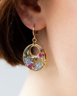 Resin wildflower earrings with pressed forget-me-nots and colorful blossoms, real flower epoxy resin earrings, wedding earrings, pink blue