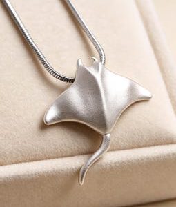 Silver Manta Ray Pendant Necklace – Vintage Ocean Animal Jewelry, Coastal Chain